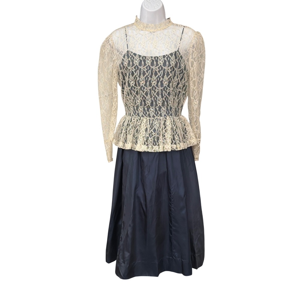 Vintage Lace Peplum Dress Regencycore Coquette Romantic Elegant Gothic Forml